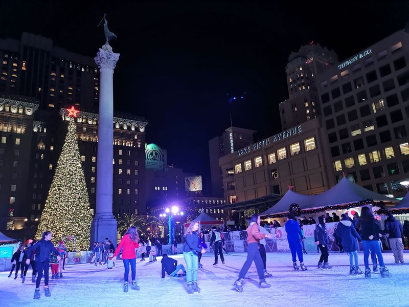7 California Christmas Markets That Draw Huge Crowds Every Year - Decor Hint San Francisco Union Square Holiday Market
