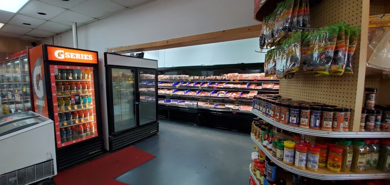 Mac's Meats & Produce