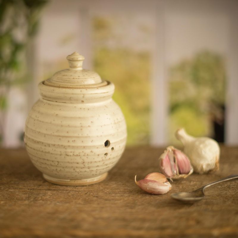 10 Favorite Foods You're Ruining By Keeping In The Fridge, Michigan-Style - Decor Hint Garlic