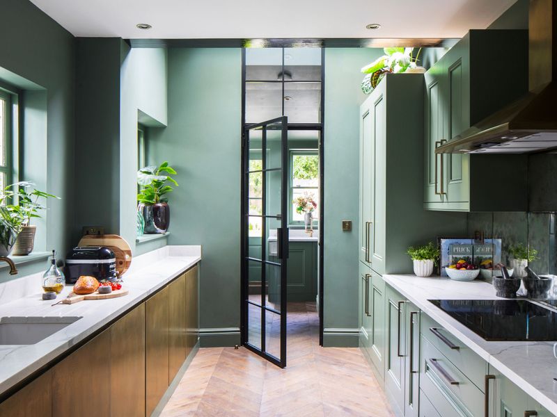 7 Pennsylvania Kitchen Trends Fading Away And 7 Still Looking Great - Decor Hint Wall-To-Wall Cabinets Feel Cramped