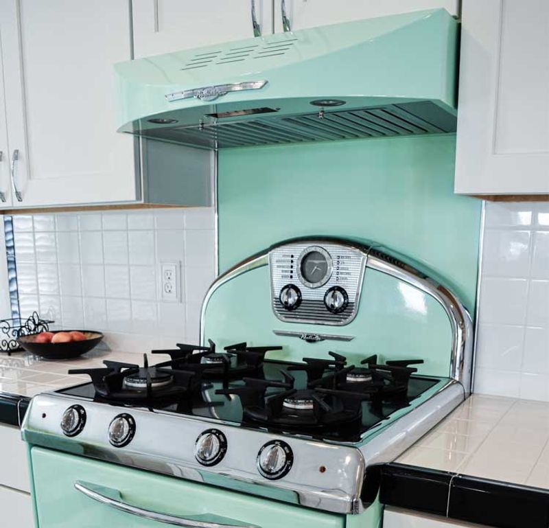 California Homeowners Embrace These Vintage Kitchen Trends In 2026 - Decor Hint Vintage-Style Gas Ranges