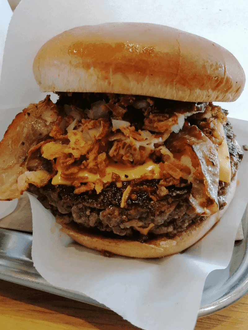 Newnan's Steak 'n Shake Gets A Facelift, But Its Classic Menu Still Shines - Decor Hint Hand-Crafted Steakburgers That Put Fast Food To Shame