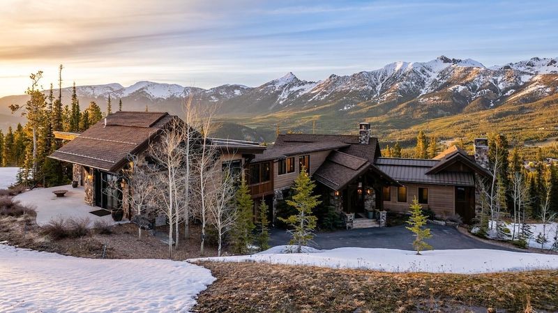 Cascade Mountain Chalet