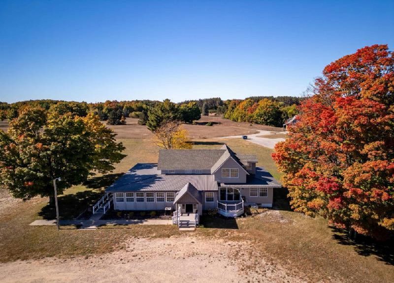 Large Rural Farmhouses On Oversized Lots