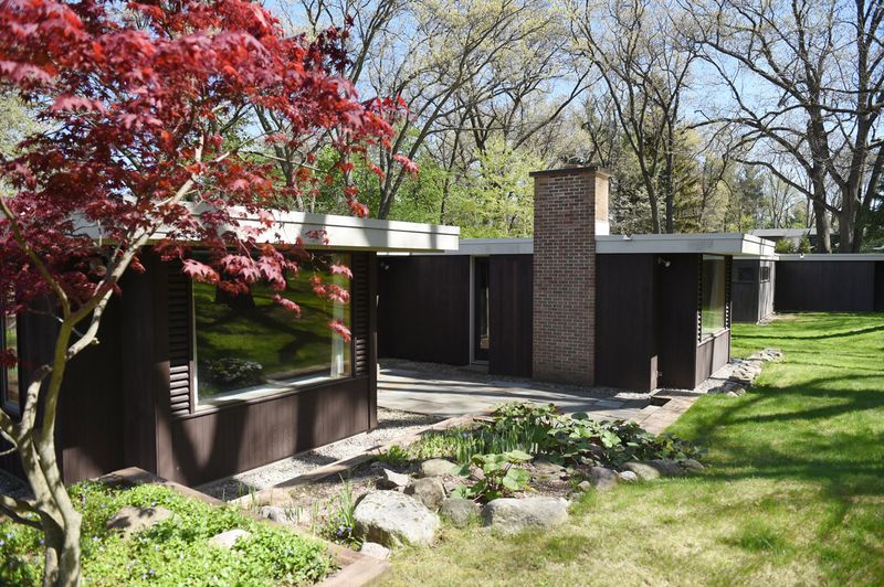 12 Ohio House Styles Falling Out Of Favor With Buyers - Decor Hint Mid-Century Modern Homes with Flat Roofs