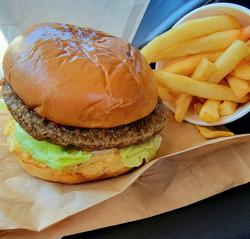 Panama City's Favorite Delis According To Yelp Ratings - Decor Hint Dan-D-Donuts & Deli