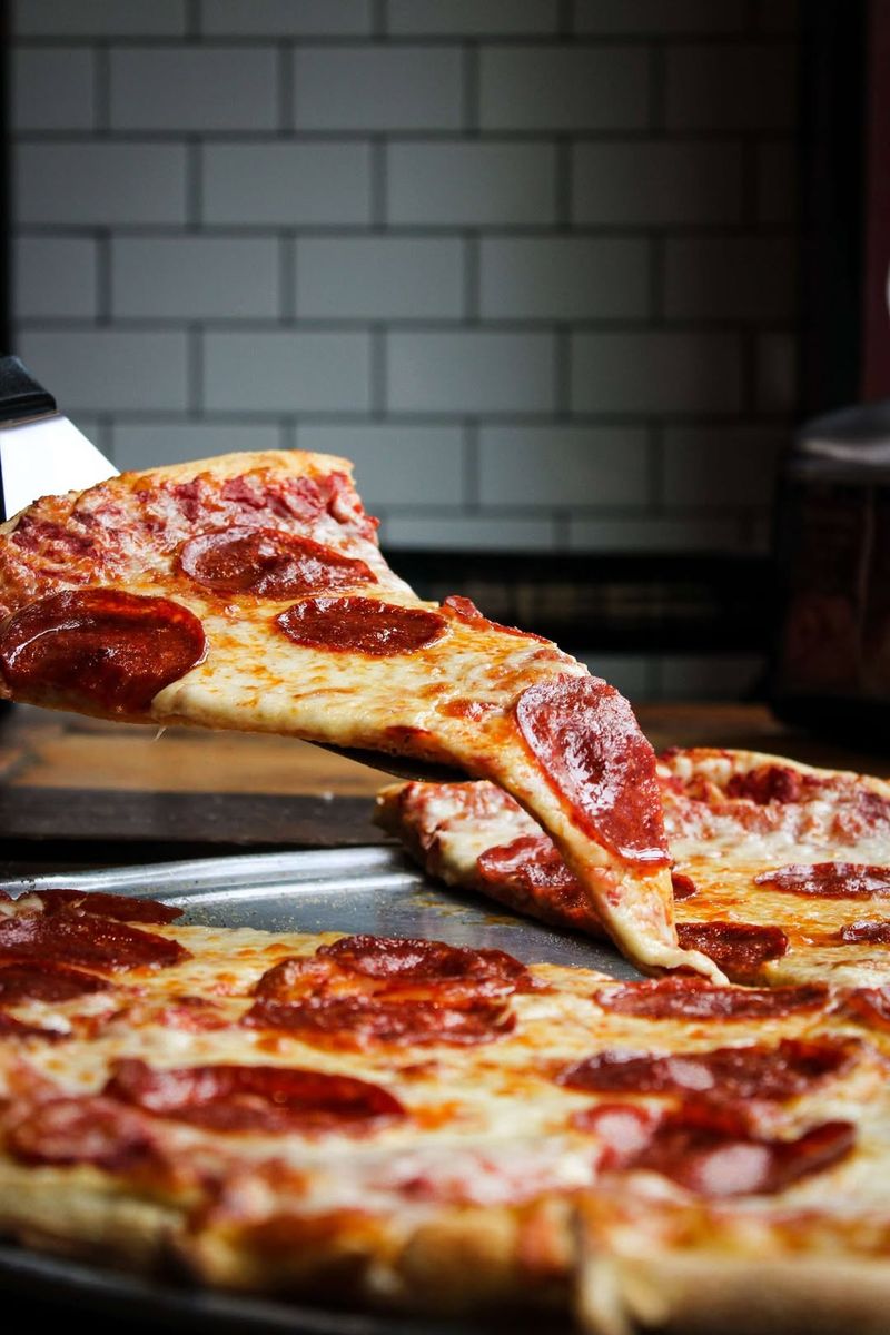 14 Kentucky Pizza Spots Locals Swear Beat The Big Chains Hands Down - Decor Hint Goodfellas Pizzeria