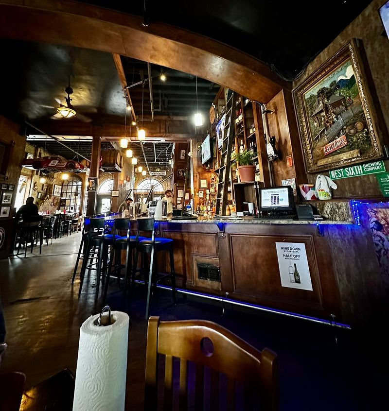 14 Kentucky Pizza Spots Locals Swear Beat The Big Chains Hands Down - Decor Hint DiOrio's Pizza & Pub