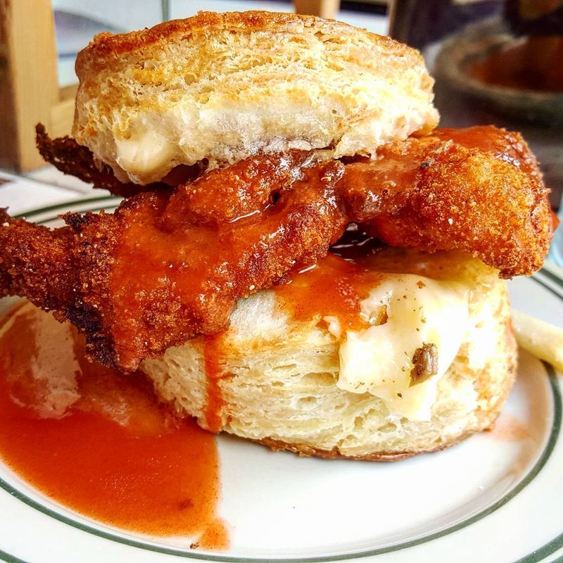 18 New York Restaurants Where Fried Chicken Still Tastes Like Grandma Made It - Decor Hint Pies 'n' Thighs