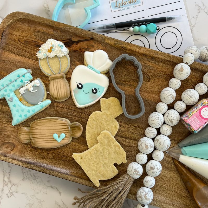 Why Visitors Are Flocking To This Wisconsin Village For Classic Winter Charm - Decor Hint Cookie Decorating Brings Out Your Creative Side