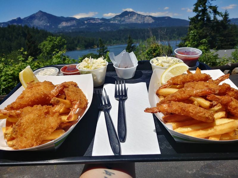 Oregon's Coziest Tavern Fish Fries You'll Want to Try This Season - Decor Hint Cascade Mountain Lodge Fish Fry Fridays