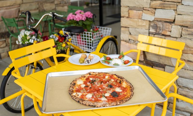 Alabama Pizza Joints With That Authentic Southern Taste - Decor Hint Capella Pizzeria