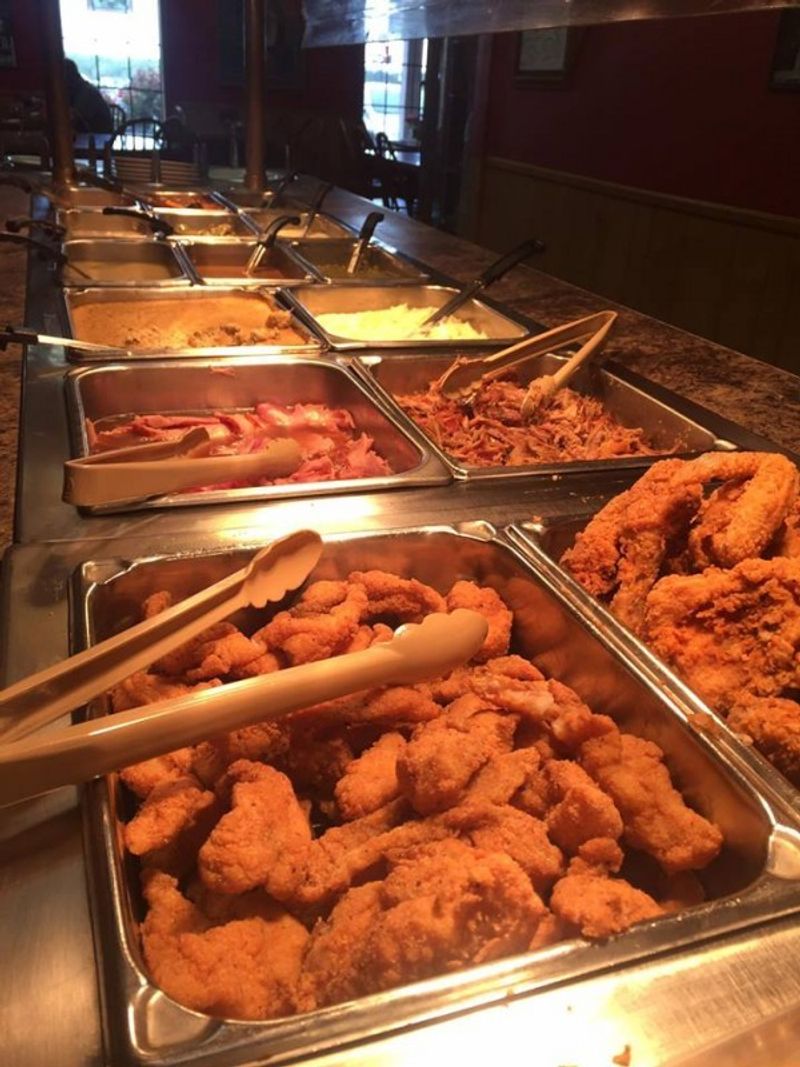 20 Tennessee Spots Frying Fish The Old-School Way Every Friday - Decor Hint Loretta Lynn's Kitchen