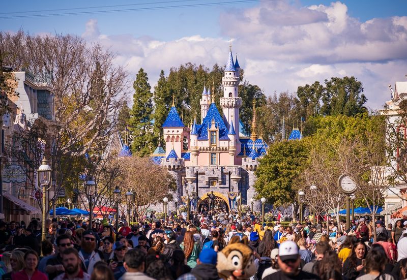 18 California Spots Locals Try To Avoid - Decor Hint Disneyland Resort