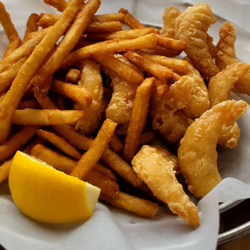 Minnesota Restaurants Bringing A Taste Of The Shoreline Up North - Decor Hint Anchor Bay Grill