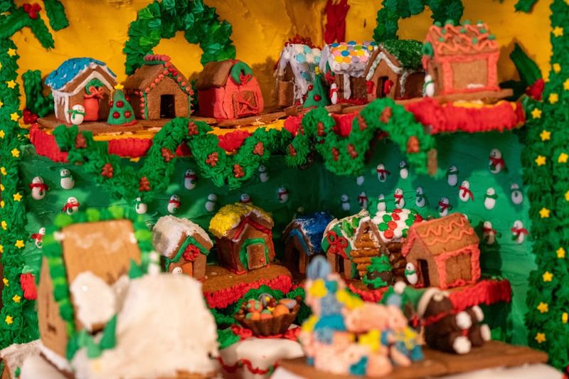 20 Pennsylvania Fall Festivals You'll Want To Experience At Least Once In 2025 - Decor Hint Peddler's Village Gingerbread House Competition