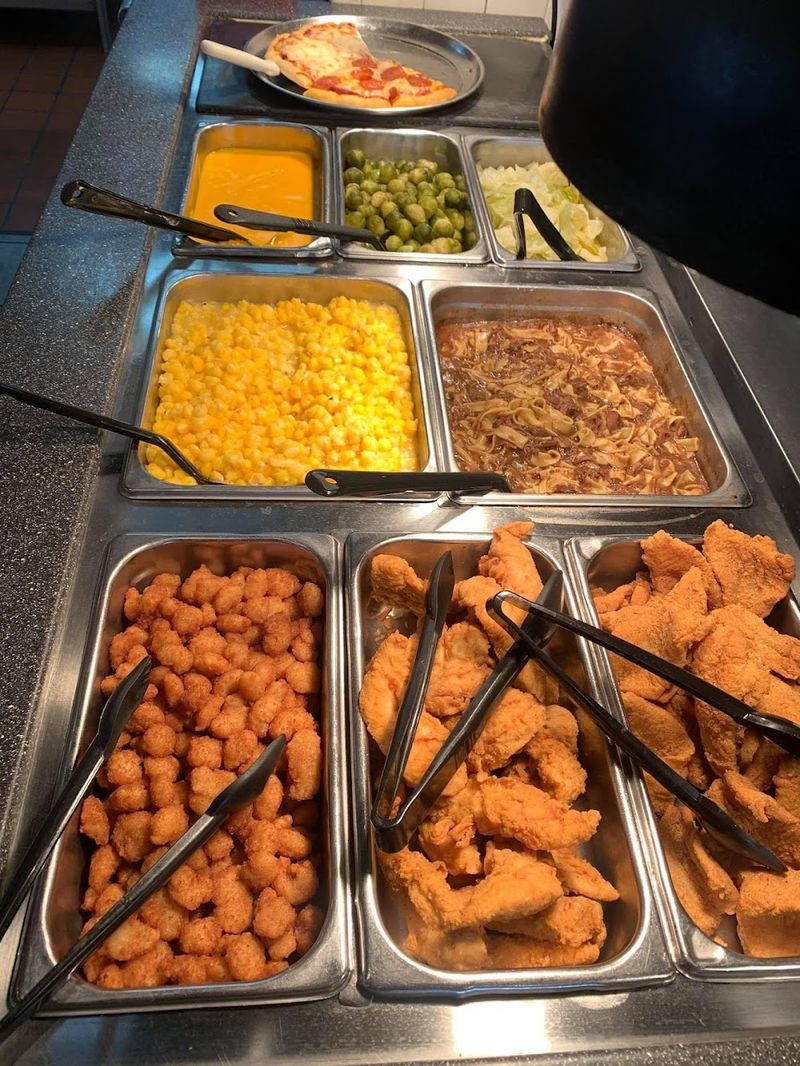 11 Missouri Buffets That Make Fried Chicken A Must-Try - Decor Hint Murray's Buffet & Grill, Chillicothe