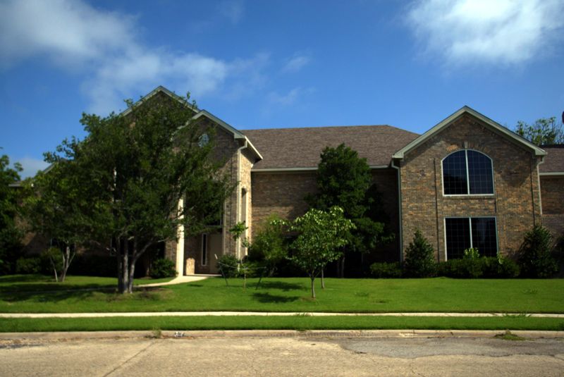 Texas Home Trends That Flopped And Ones Set To Shine - Decor Hint McMansion Facades