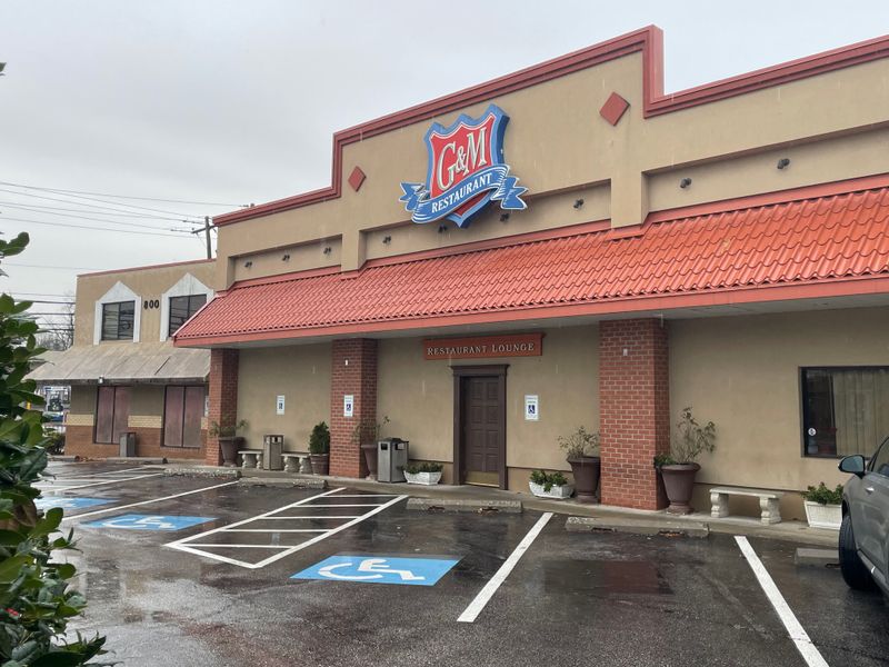 This Coastal Maryland Diner Sets The Standard For Friday Night Fish - Decor Hint Location That's Actually Convenient