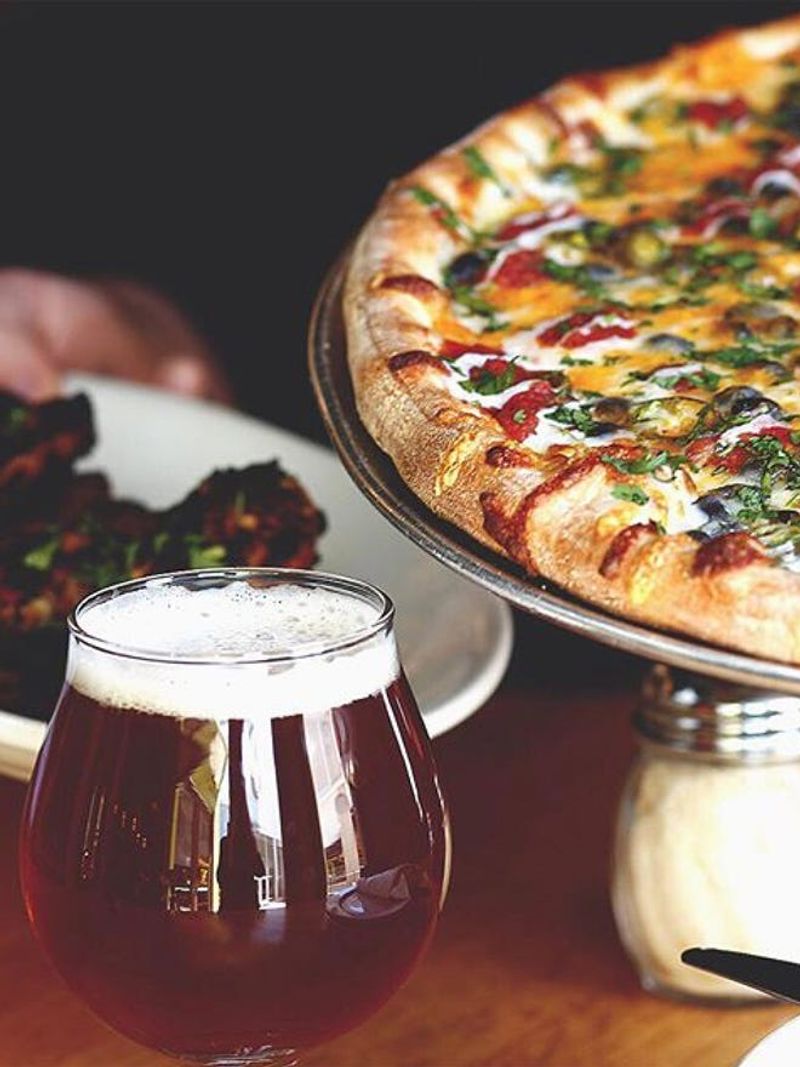 Alabama Pizza Joints With That Authentic Southern Taste - Decor Hint Pies & Pints