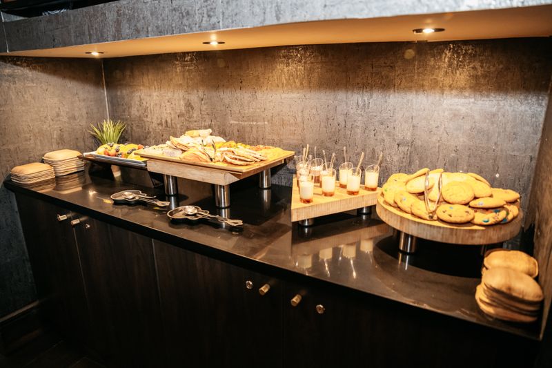 Montana Buffets Dishing Out Heaping Servings Of Comfort Flavor And Local Charm - Decor Hint Beartooth Highway Buffet - Red Lodge