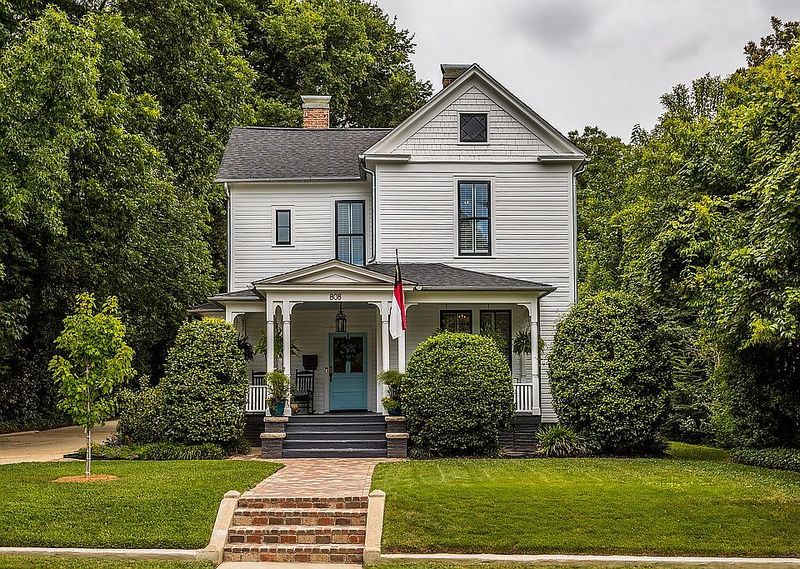 North Carolina's 25 Most Expensive Neighborhoods To Buy A Home In 2025 - Decor Hint Glenwood (Raleigh)