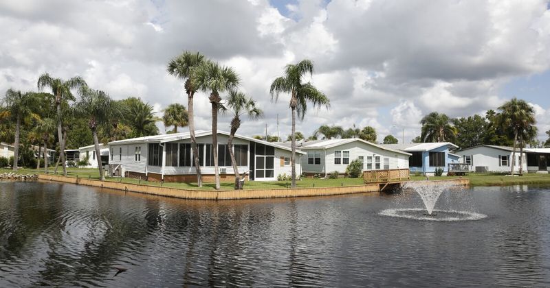 10 Homes Losing Value Quickly, Especially In Florida And Nevada - Decor Hint Older Manufactured Homes in Retirement Communities