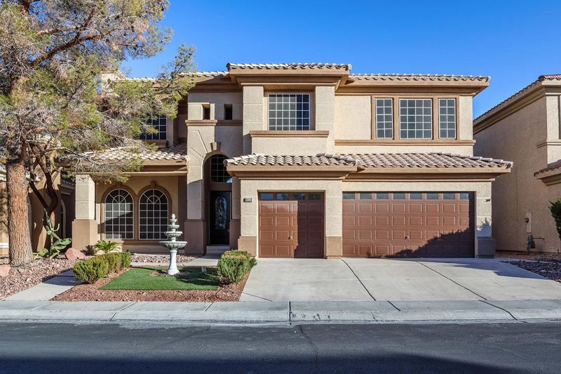 6 Henderson, Nevada Home Types Losing Value And 5 Gaining Fast - Decor Hint Older Single-Family Homes Requiring Major Renovations