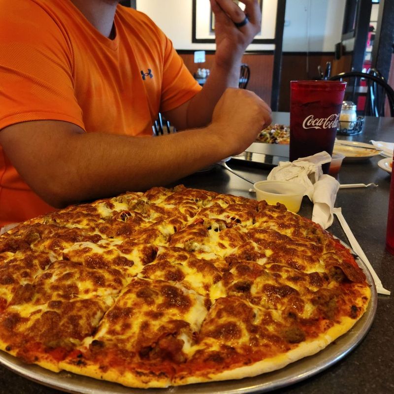 14 Kentucky Pizza Spots Locals Swear Beat The Big Chains Hands Down - Decor Hint Bearno's Pizza
