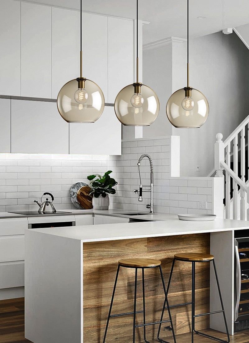8 Kitchen Trends Fading From Illinois Homes And 8 That Still Look Great - Decor Hint Pendant Lighting Over Islands