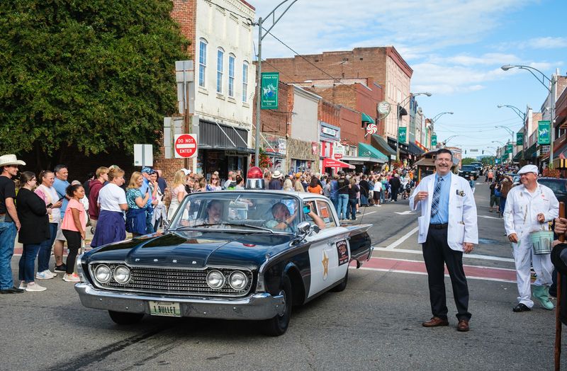 North Carolina Autumn Festivals Where The Food Steals The Spotlight - Decor Hint Mayberry Days