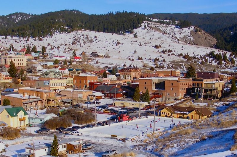 Hidden Gem Montana Ski Towns Perfect For Your Next Winter Getaway - Decor Hint Philipsburg