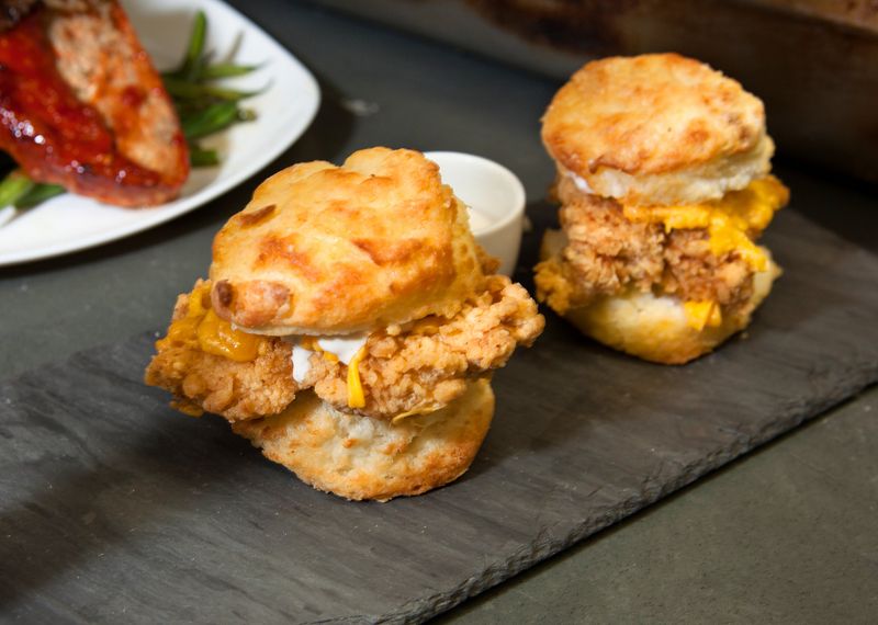 18 New York Restaurants Where Fried Chicken Still Tastes Like Grandma Made It - Decor Hint BLVD Bistro NY