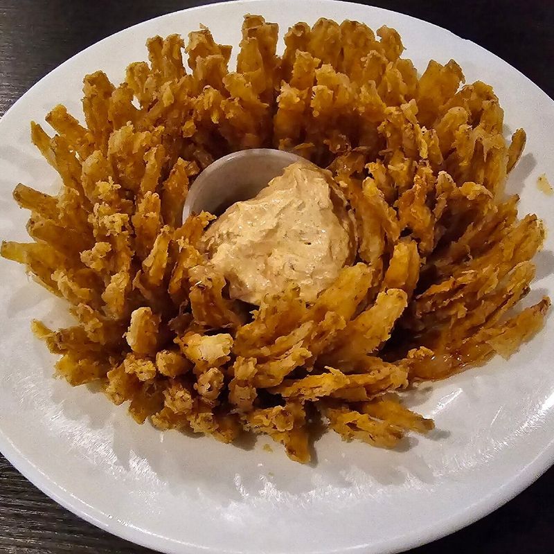 Why Everyone's Driving To This Classic New Jersey Pizza Joint - Decor Hint Perfect For Parties And Big Groups