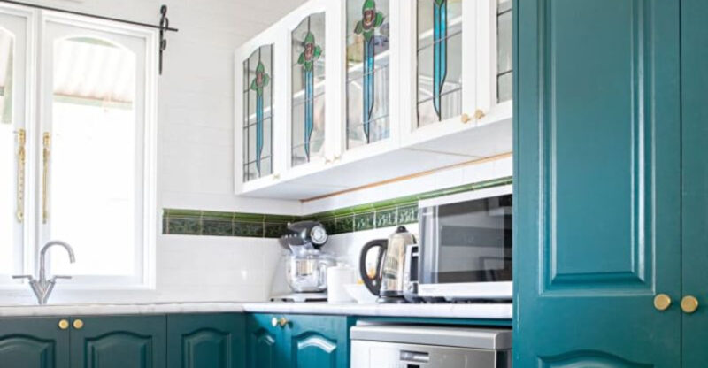 Retro Kitchen Styles Making Waves In Texas Homes Next Year