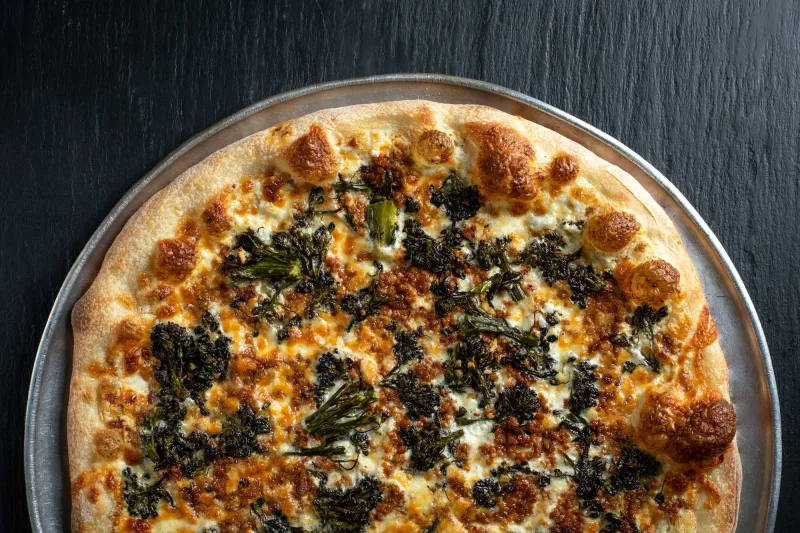 16 Pennsylvania Pizzerias Famous For Their Timeless Old-School Flavor - Decor Hint Slice on Broadway