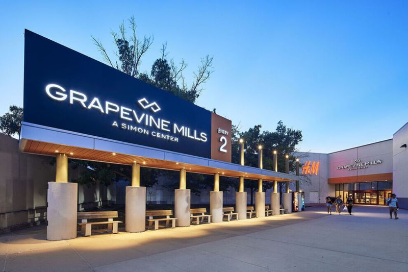 20+ Texas Malls That Shaped Shopping In The Lone Star State - Decor Hint Grapevine Mills