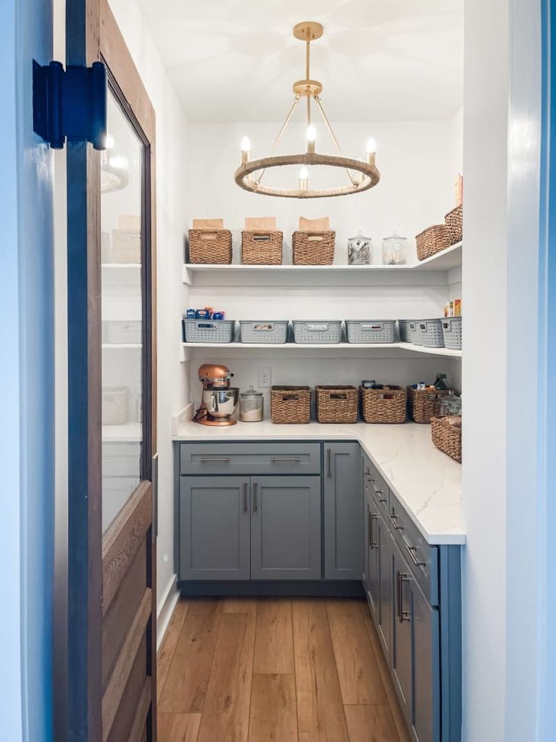 7 Pennsylvania Kitchen Trends Fading Away And 7 Still Looking Great - Decor Hint Walk-In Pantries Organize Everything