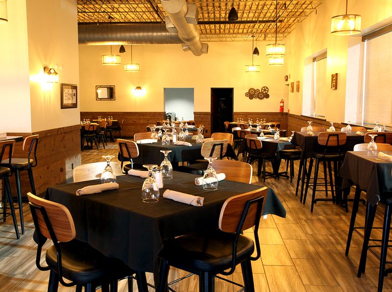 Illinois Small-Town Restaurants Known For Their Charm - Decor Hint The Industrial