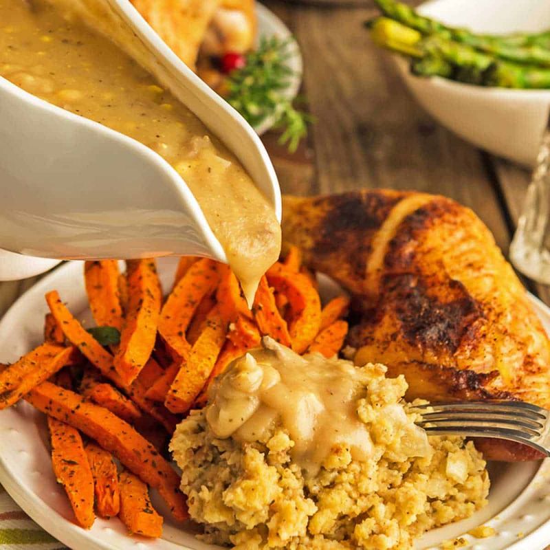 Must-Try Thanksgiving Dishes In Georgia With That Comforting Southern Touch - Decor Hint Classic Southern Giblet Gravy