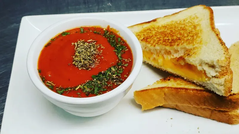 Top 10 Best Lakeside Restaurants In Dallas, TX - Decor Hint The Landing At Chandler’s