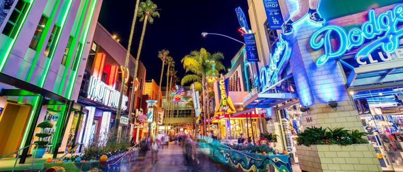 18 California Spots Locals Try To Avoid - Decor Hint Universal CityWalk