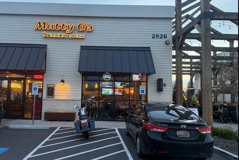 10 Idaho Spots Serving Lobster Rolls Like A Pro - Decor Hint Matty G's Steakburgers and Lobsta' Rolls