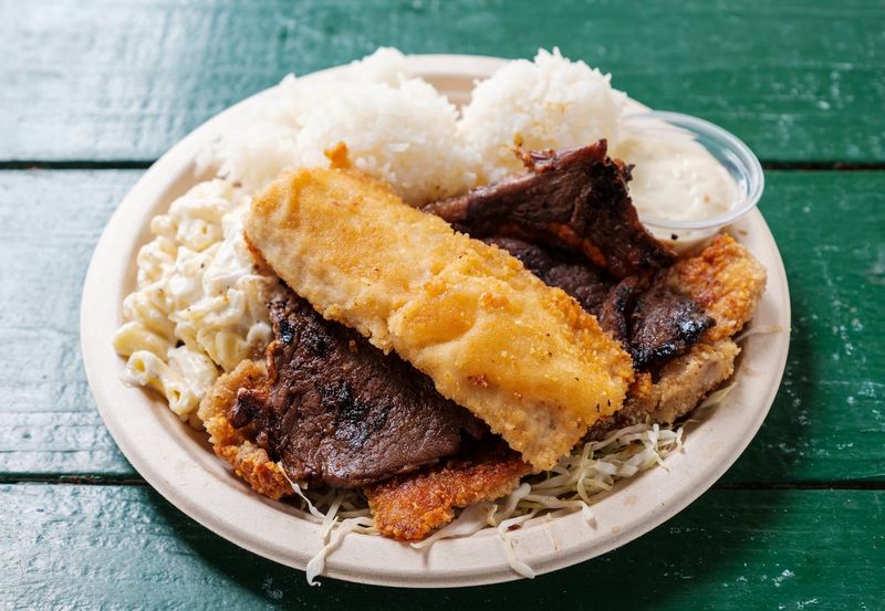Hawaii Restaurants Serving Dishes You Can't Forget - Decor Hint Plate Lunch At Rainbow Drive-In