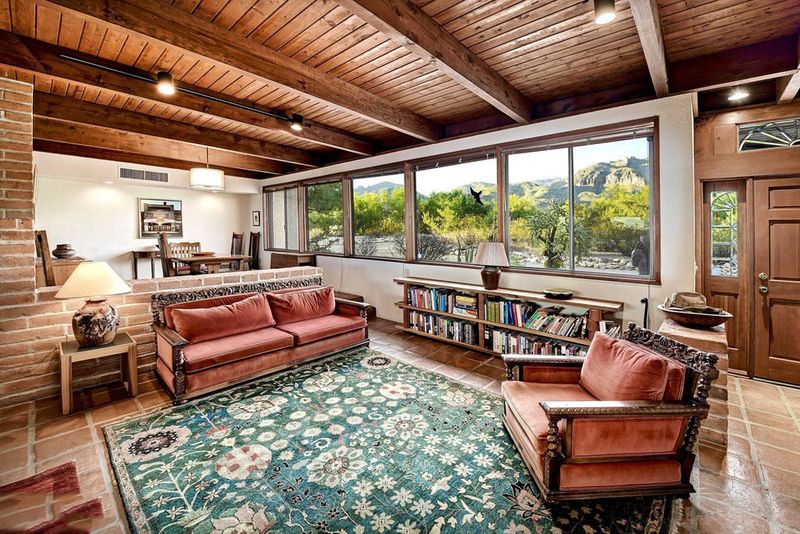 10 Arizona Home Features Making Their Way Back Into Style - Decor Hint Exposed Wood Beam Ceilings