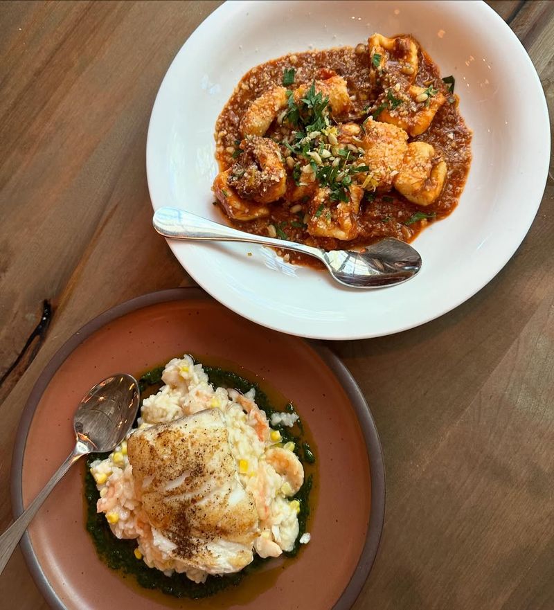 Charleston Dining Spots Serving Seafood Locals Call The Best Around - Decor Hint The Obstinate Daughter