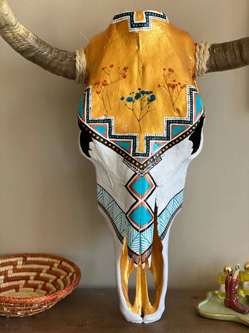 New Mexico Antiques And Memorabilia That Don't Fetch What They Used To - Decor Hint Painted Cow Skulls