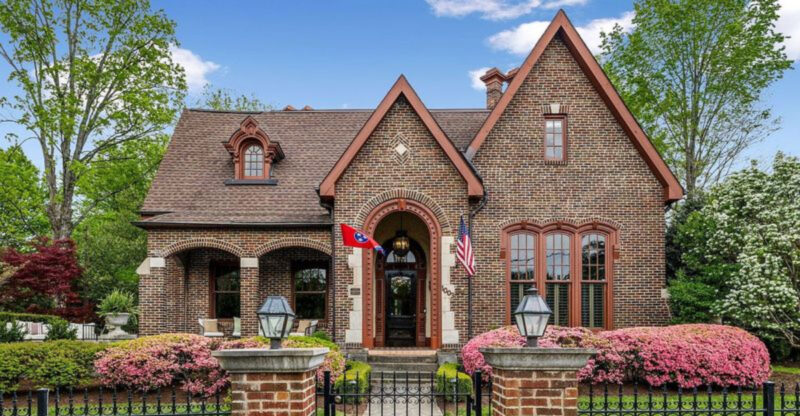 Say Farewell To 12 Classic Tennessee Homes, They’re Falling Out Of Favor