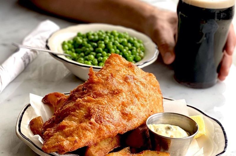 You Haven't Really Eaten In Illinois Until You've Tried These 15 Fish Fries - Decor Hint Chief O'Neill's Pub - Chicago