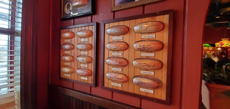 Ohio Restaurants That Stay Busy Without Spending On Ads - Decor Hint Tony Packo's Café